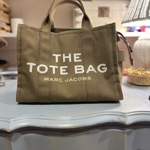 Marc Jacobs the tote bag slate green